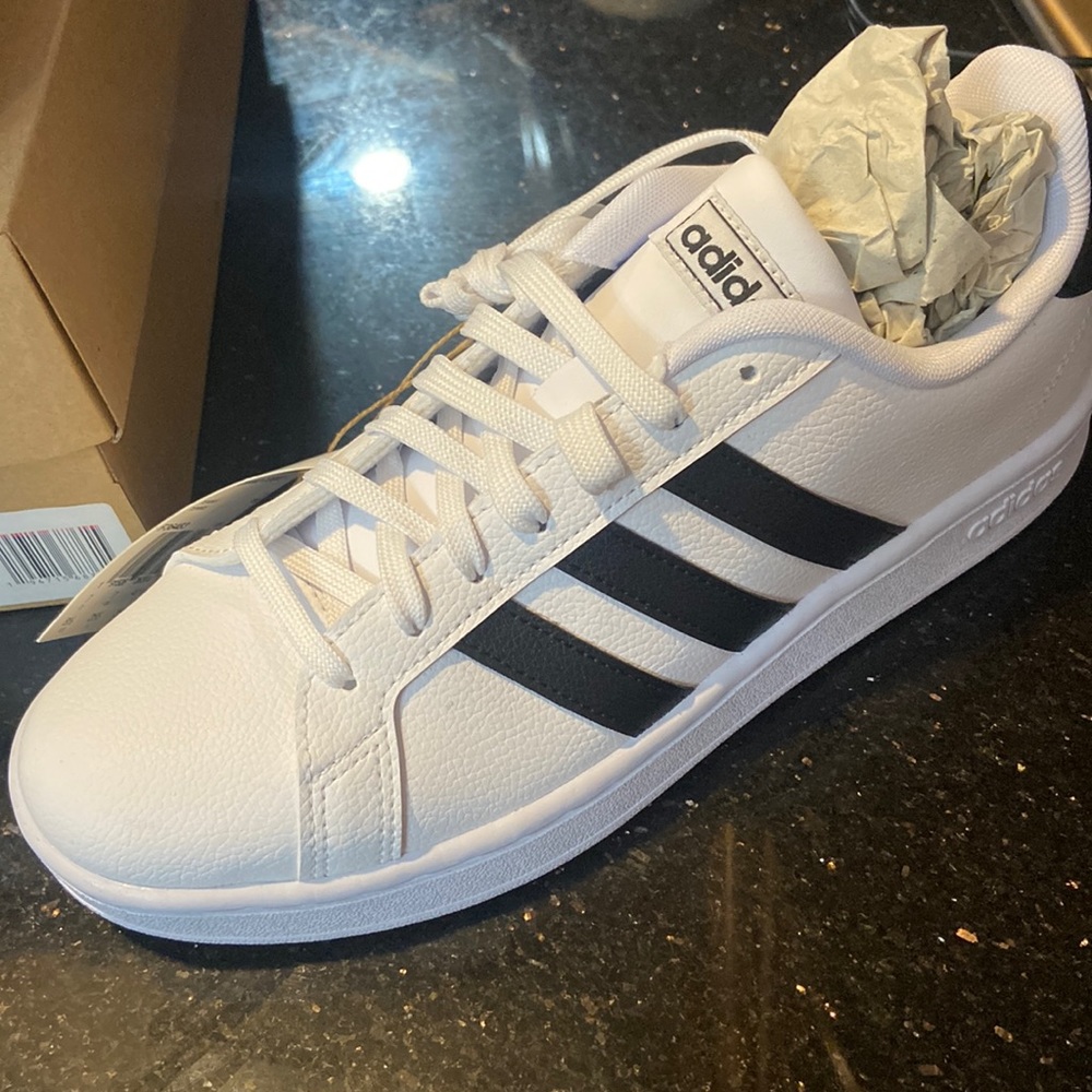 NIB Adidas Grand Court Shoes